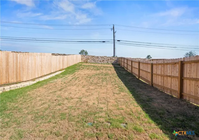 Listing Photo 2 - Condo for sale in building located at 631 Pacific Crest Trl, Copperas Cove, TX 76522