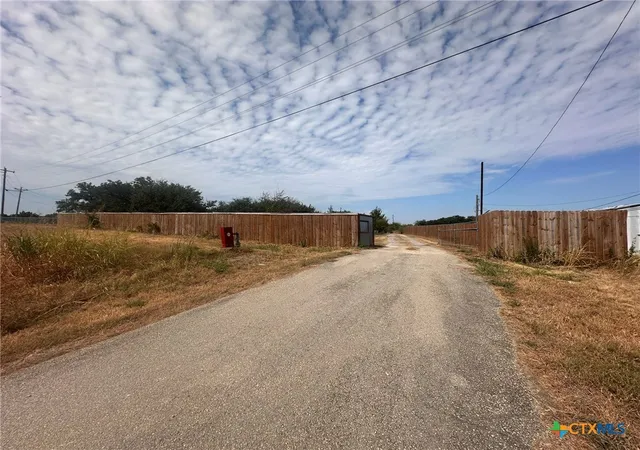 Photo 2 of Sale Pending at 21381 State Hwy 195, Killeen, TX 76542 | MLS# 624967 | Listing updated on 2026-10-06