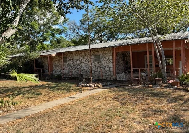 Photo 1 of Single family home for sale at 600 Ducey St, Yoakum, TX 77995 | MLS# 623927 | Listing updated on 2026-09-11
