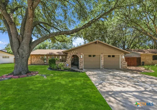 Photo 3 of Single family home for sale at 605 Ridgecrest, New Braunfels, TX 78130 | MLS# 625032 | Listing updated on 2026-09-12