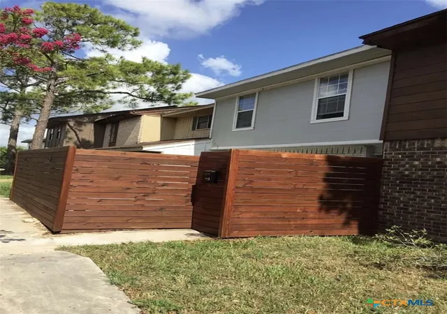 Photo 2 of Townhouse for sale at 1905 N Ben Wilson St #17, Victoria, TX 77901 | MLS# 625013 | Listing updated on 2026-09-12
