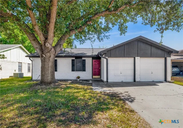 Photo 2 of Single family home for sale at 512 Monterrey Dr, Victoria, TX 77904 | MLS# 624725 | Listing updated on 2026-09-12