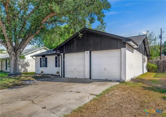 Photo 2 of Single family home for sale at 512 Monterrey Dr, Victoria, TX 77904 | MLS# 624725 | Listing updated on 2026-09-12