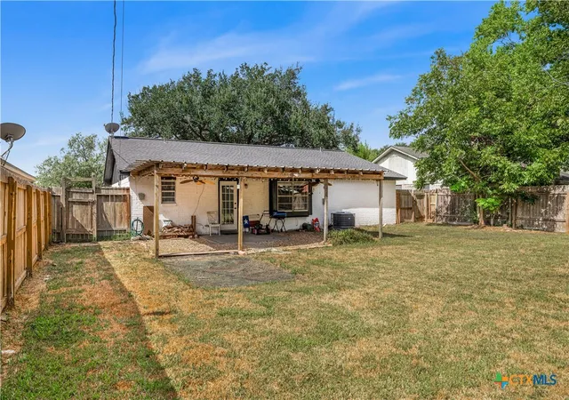Photo 3 of Single family home for sale at 512 Monterrey Dr, Victoria, TX 77904 | MLS# 624725 | Listing updated on 2026-09-12
