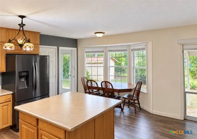 Photo 3 of Single family home for sale at 406 Royal Oak Dr, Victoria, TX 77905 | MLS# 625127 | Listing updated on 2026-09-12