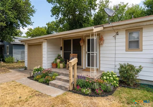 Photo 4 of Single family home for sale at 1004 S 2nd Street, Killeen, TX 76541 | MLS# 625125 | Listing updated on 2026-09-18