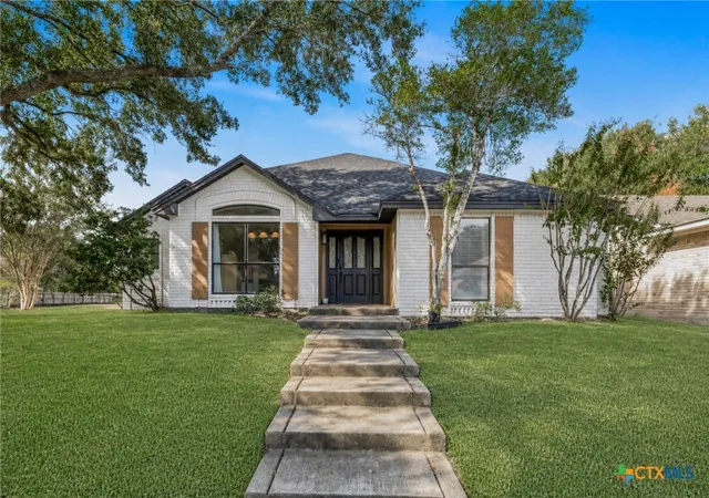 Photo 1 of Single family home for sale at 301 Trentwood Cir, Victoria, TX 77901 | MLS# 625144 | Listing updated on 2026-09-13