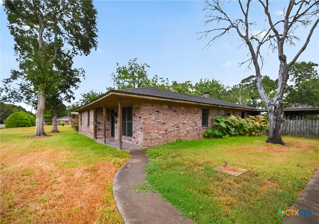 Photo 3 of Single family home for sale at 1006 S 2nd Street, Ganado, TX 77962 | MLS# 624970 | Listing updated on 2026-09-14