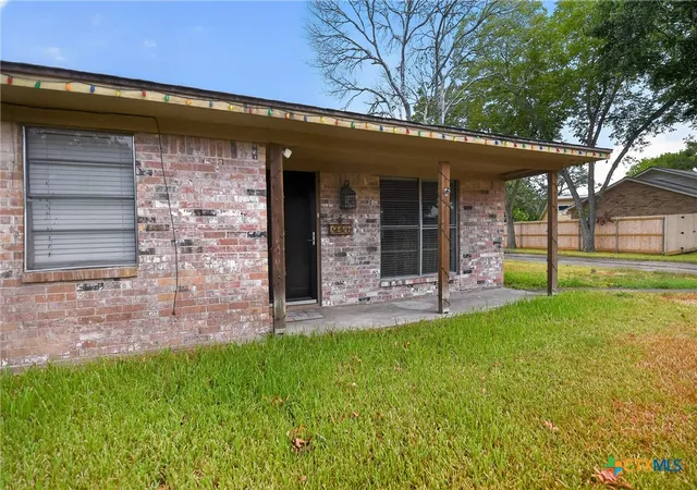 Photo 4 of Single family home for sale at 1006 S 2nd Street, Ganado, TX 77962 | MLS# 624970 | Listing updated on 2026-09-14