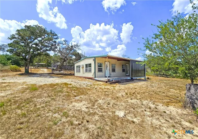 Land for sale at 1501 Kothmann Dr, Seguin, TX 78155 | MLS# 625156