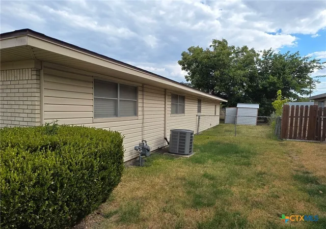 Photo 3 of Single family home for sale at 140 Darden Dr, Robinson, TX 76706 | MLS# 625181 | Listing updated on 2026-09-17