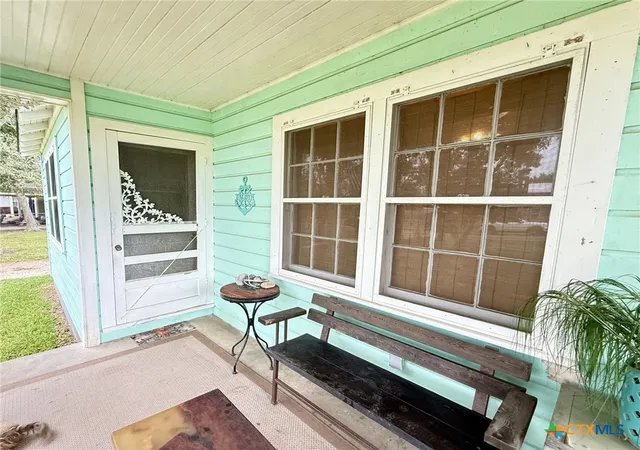 Photo 2 of Single family home for sale at 406 E Tres Palacios Ave, Palacios, TX 77465 | MLS# 625121 | Listing updated on 2026-09-14