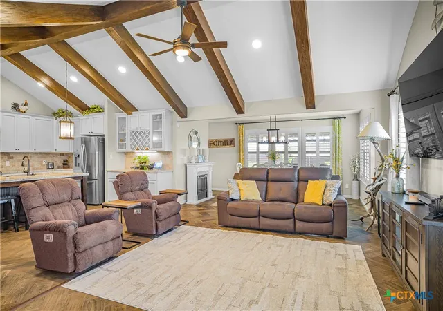Photo 3 of Single family home for sale at 101 Gabbiano Ct, Victoria, TX 77904 | MLS# 625025 | Listing updated on 2026-09-14