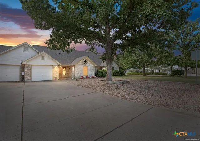 Photo 1 of Townhouse for sale at 1006 W North Ave, Lampasas, TX 76550 | MLS# 625233 | Listing updated on 2026-09-15