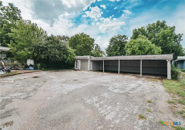 Photo 3 of Multi family home for sale at 1503 E Virginia Ave, Victoria, TX 77901 | MLS# 625273 | Listing updated on 2026-09-15