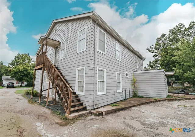 Photo 3 of House for sale at 1503 E Virginia Ave, Victoria, TX 77901 | MLS# 625273 | Listing updated on 2026-09-15