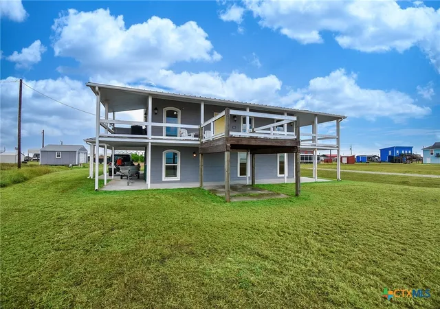 Photo 3 of Single family home for sale at 965 Porpoise Dr, Palacios, TX 77465 | MLS# 625274 | Listing updated on 2026-09-15