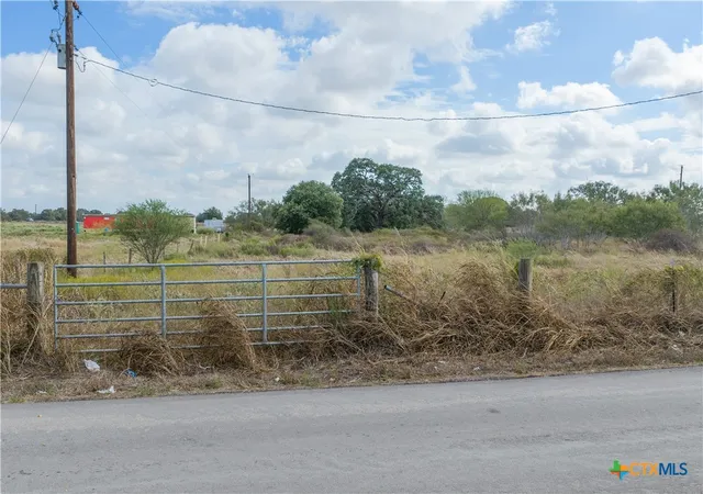 Photo 3 of Land for sale at 0 US Hwy 77 S, Yoakum, TX 77995 | MLS# 625195 | Listing updated on 2026-10-06