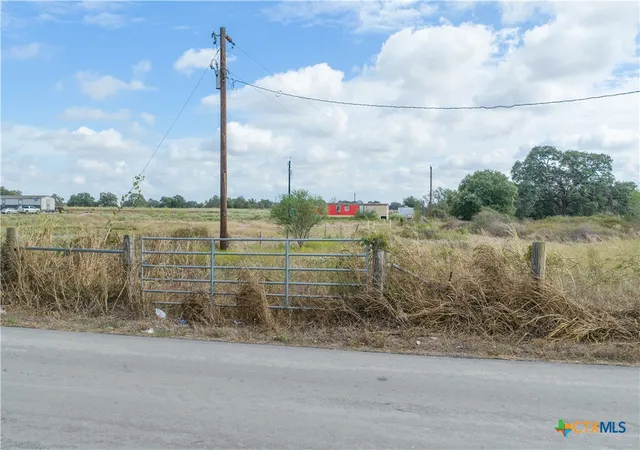 Photo 4 of Land for sale at 0 US Hwy 77 S, Yoakum, TX 77995 | MLS# 625195 | Listing updated on 2026-10-06
