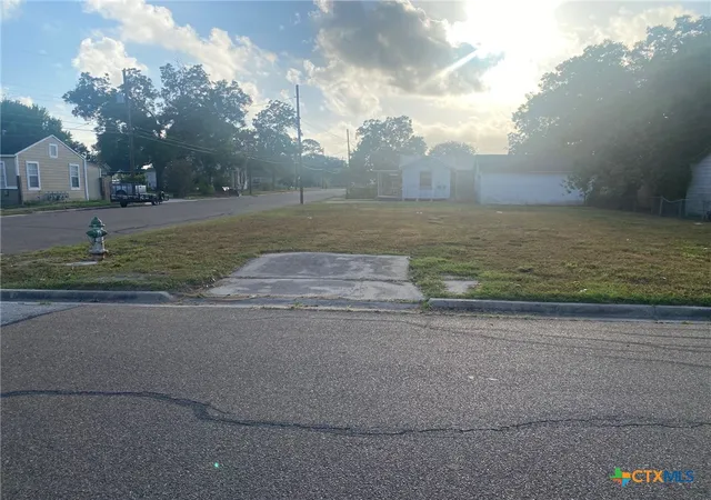 Photo 1 of Land for sale at 808 N Jecker St, Victoria, TX 77901 | MLS# 625179 | Listing updated on 2026-09-15