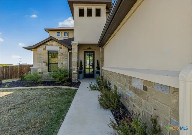 Photo 3 of Single family home for sale at 1018 Saddle Blf Dr, Salado, TX 76571 | MLS# 624561 | Listing updated on 2026-09-15