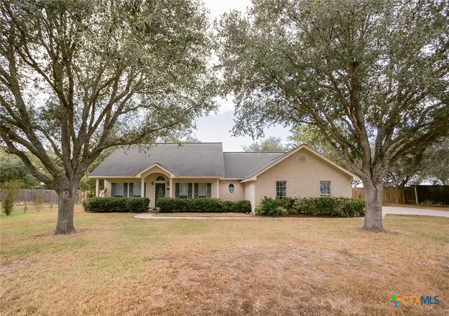 Single family home for sale at 197 Penn Ave, Victoria, TX 77904 | MLS# 625326
