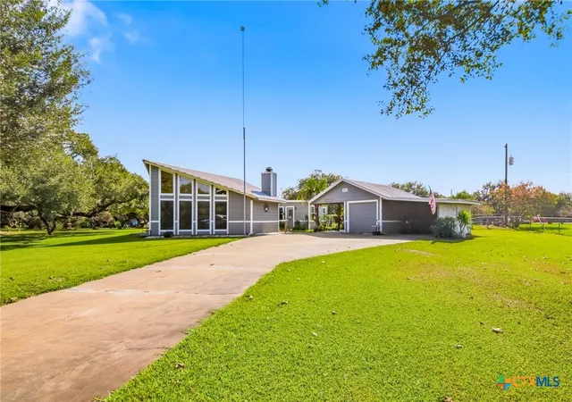 Photo 1 of Single family home for sale at 513 Lakeshore Dr, Victoria, TX 77905 | MLS# 625310 | Listing updated on 2026-09-15