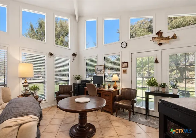 Photo 3 of Single family home for sale at 513 Lakeshore Dr, Victoria, TX 77905 | MLS# 625310 | Listing updated on 2026-09-15