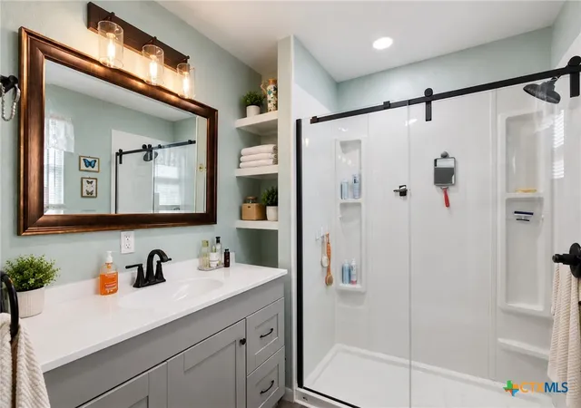 Photo 4 of Single family home for sale at 513 Lakeshore Dr, Victoria, TX 77905 | MLS# 625310 | Listing updated on 2026-09-15