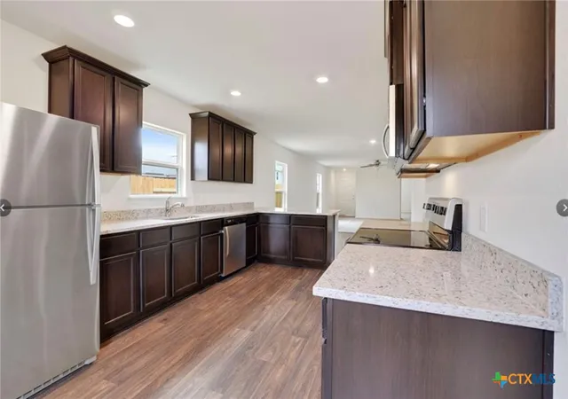 Photo 4 of Single family home for sale at 301 Crescent Park Dr, Jarrell, TX 76537 | MLS# 625407 | Listing updated on 2026-09-16