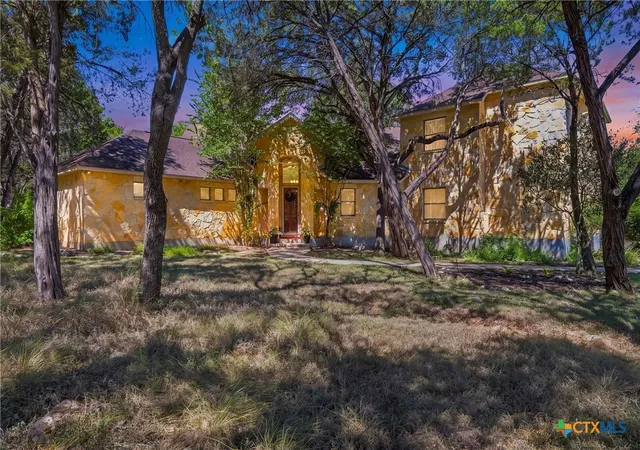 Photo 3 of Single family home for sale at 2 Trophy Ln, New Braunfels, TX 78132 | MLS# 624984 | Listing updated on 2026-09-16