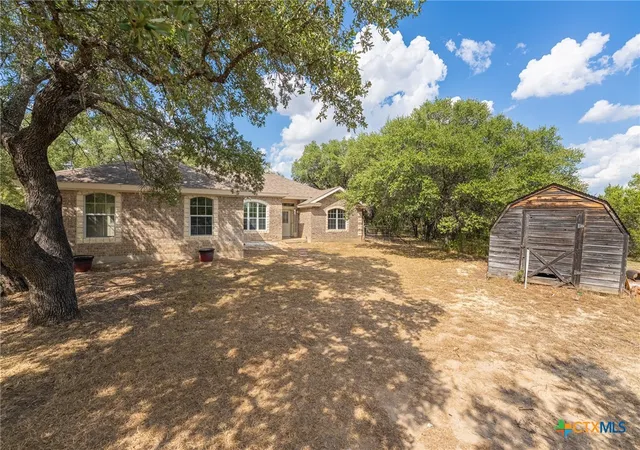 Photo 1 of Single family home for sale at 614 Private Rd 3004, Lampasas, TX 76550 | MLS# 625426 | Listing updated on 2026-09-29