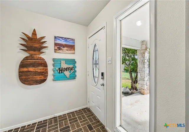 Photo 2 of Single family home for sale at 310 Park Village Ln, Seguin, TX 78155 | MLS# 625256 | Listing updated on 2026-09-17