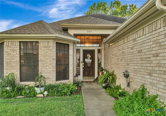 Photo 2 of Single family home for sale at 107 Windwood Ln, Victoria, TX 77904 | MLS# 625343 | Listing updated on 2026-10-07
