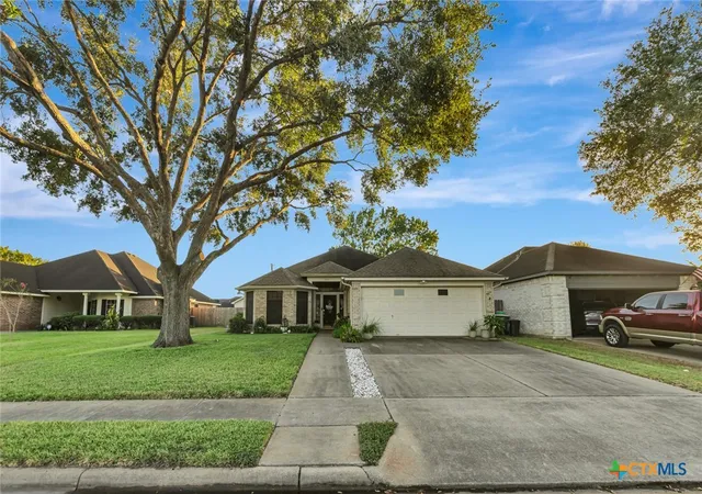Photo 3 of Single family home for sale at 107 Windwood Ln, Victoria, TX 77904 | MLS# 625343 | Listing updated on 2026-10-07