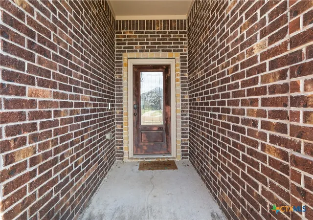 Photo 3 of Single family home for sale at 615 Mason Cir, Victoria, TX 77904 | MLS# 625423 | Listing updated on 2026-09-16