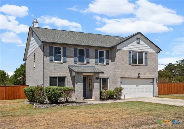 Photo 1 of Single family home for sale at 821 Bella Vista Cir, Kyle, TX 78640 | MLS# 625465 | Listing updated on 2026-10-07