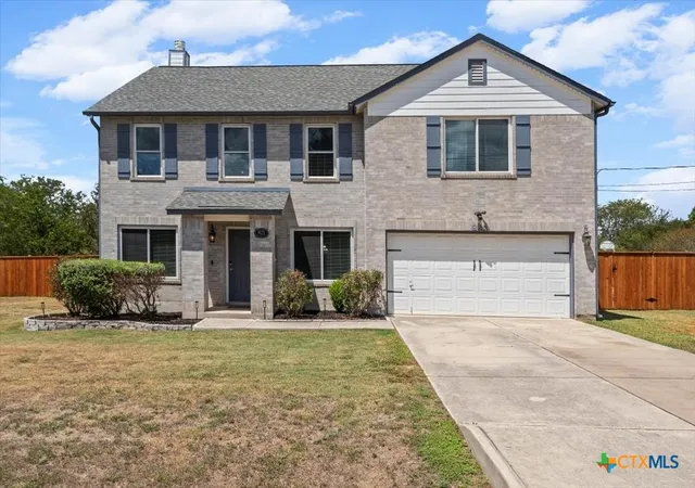 Photo 2 of Single family home for sale at 821 Bella Vista Cir, Kyle, TX 78640 | MLS# 625465 | Listing updated on 2026-10-07