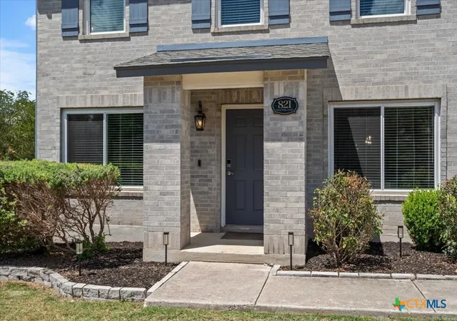 Photo 3 of Single family home for sale at 821 Bella Vista Cir, Kyle, TX 78640 | MLS# 625465 | Listing updated on 2026-10-07