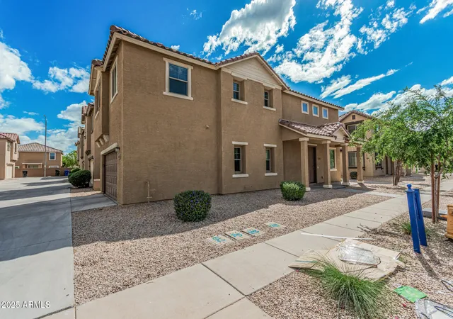 Photo 4 of Single family home for sale at 841 E Agua Fria Ln, Avondale, AZ 85323 | MLS# 7099562 | Listing updated on 2026-10-29