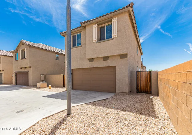 Photo 4 of Single family home for sale at 838 E Agua Fria Ln, Avondale, AZ 85323 | MLS# 7099554 | Listing updated on 2026-10-29