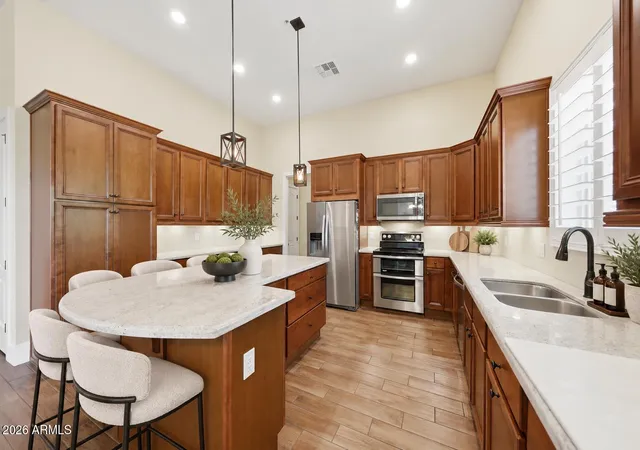 Townhouse for sale at 8974 N 8th Lane, Phoenix, AZ 85021 | MLS# 7000852