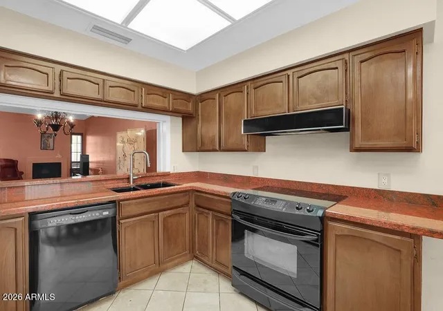 Photo 3 of Townhouse for sale at 6225 N 30th Way, Phoenix, AZ 85016 | MLS# 7073853 | Listing updated on 2026-10-25