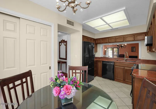 Photo 4 of Townhouse for sale at 6225 N 30th Way, Phoenix, AZ 85016 | MLS# 7073853 | Listing updated on 2026-10-25
