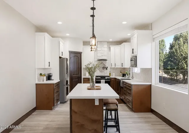 Photo 3 of Sale Pending at 4930 W Mountain Holw Loop, Show Low, AZ 85901 | MLS# 7020898 | Listing updated on 2026-09-08