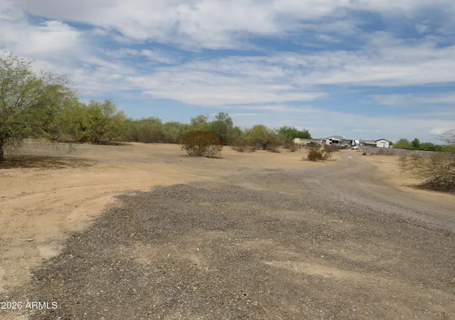 Photo 4 of Land for sale at 0 W Desert Vista Trl #'-', Surprise, AZ 85387 | MLS# 7033092 | Listing updated on 2026-09-03