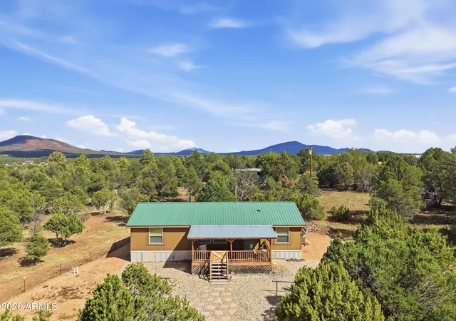 Photo 3 of Manufactured home for sale at 7697 N 8 Mile Blvd, Williams, AZ 86046 | MLS# 7033675 | Listing updated on 2026-10-01