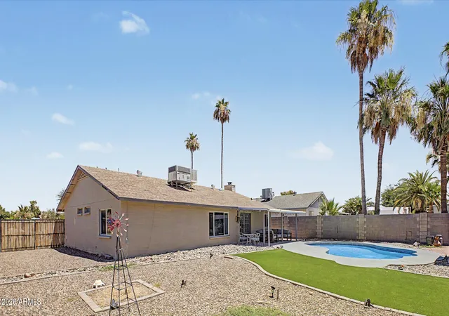 Photo 1 of Single family home for sale at 5625 W Grovers Ave, Glendale, AZ 85308 | MLS# 7037119 | Listing updated on 2026-10-29