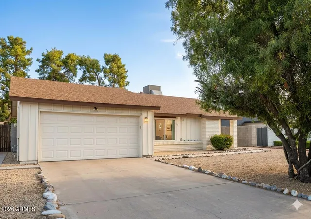 Photo 3 of Single family home for sale at 2320 W Waltann Ln, Phoenix, AZ 85023 | MLS# 7036467 | Listing updated on 2026-10-02