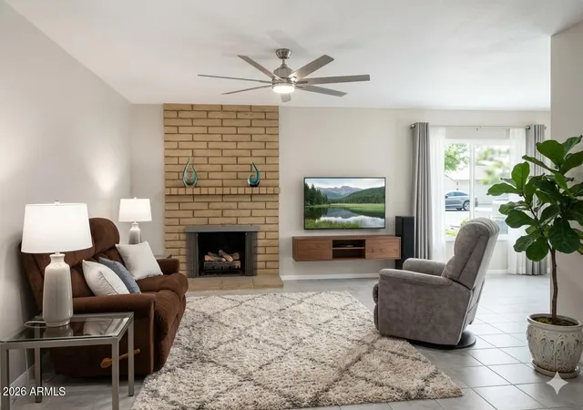 Photo 4 of Single family home for sale at 2320 W Waltann Ln, Phoenix, AZ 85023 | MLS# 7036467 | Listing updated on 2026-10-02